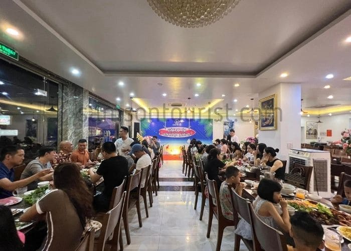 Nhà hàng ăn tại khách sạn moolight sầm sơn 