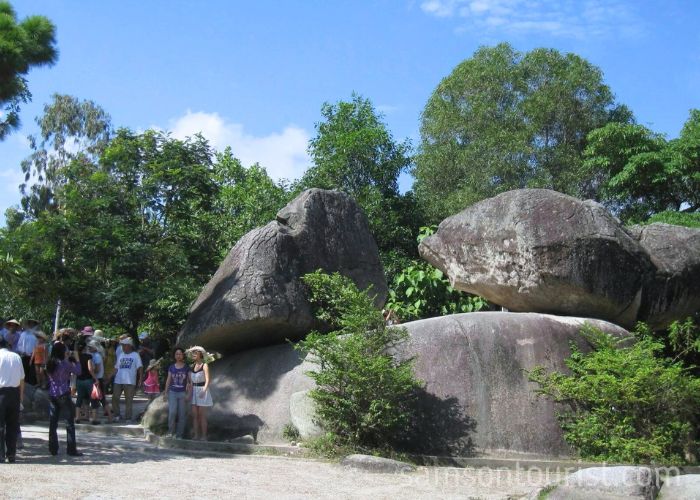 Truyền thuyết cảm động về hòn Trống Mái