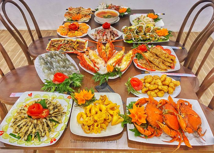 Menu hải sản phong phú