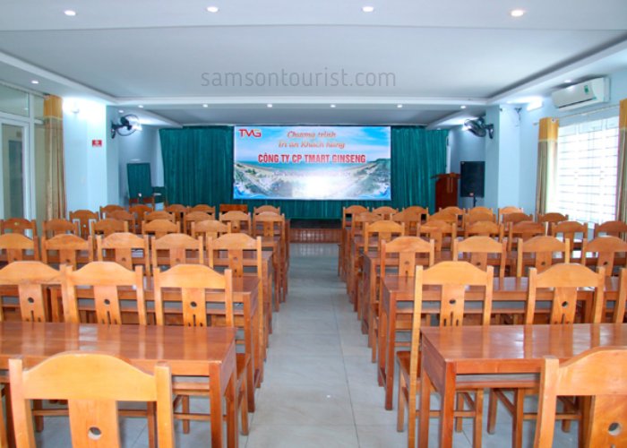 Phòng hội nghị với sức chứa khoảng 150 người