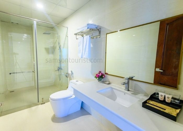 Phòng tắm phúc anh hotel sầm sơn