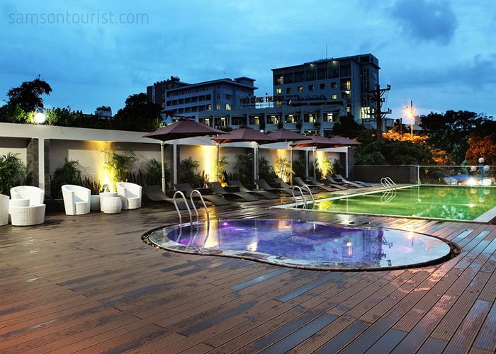 Bể bơi khách sạn 4* Dragon Sea Hotel tại bãi B