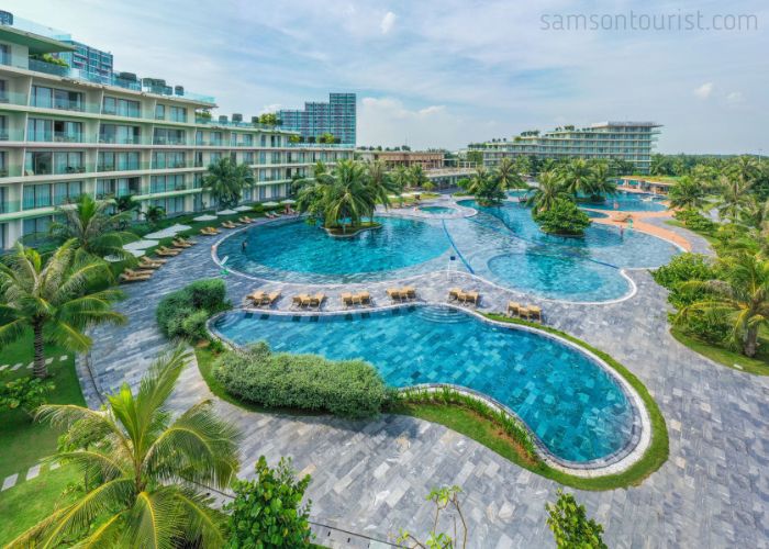 Bể bơi nước mặn lớn nhất Việt Nam tại Khách sạn 5 sao FLC Luxury Hotel Sầm Sơn