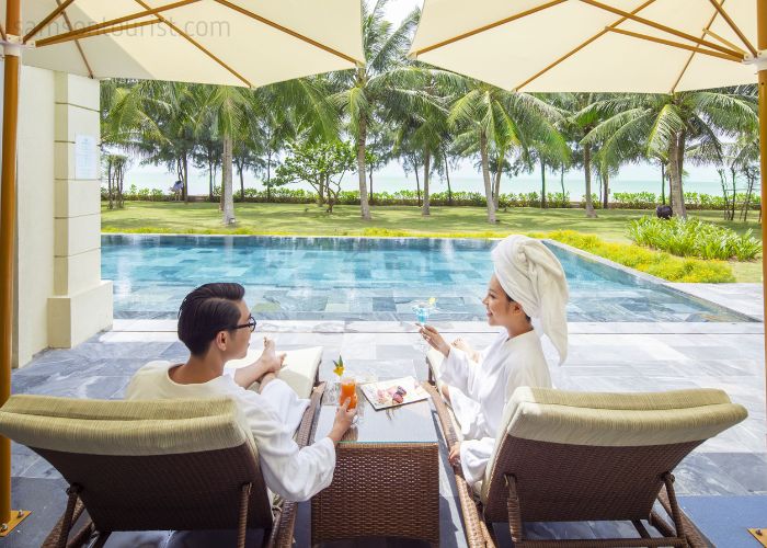 Bể bơi riêng tại Khu nghỉ dưỡng FLC Luxury Resort Sầm Sơn 5 sao