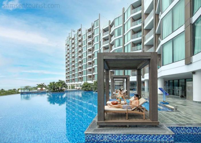 Bể bơi tại FLC Grand Hotel 4 Sao Sầm Sơn Có Bể Bơi