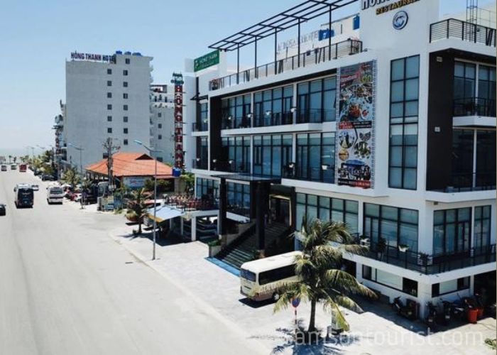 Toàn cảnh nhà hàng Hồng Thanh