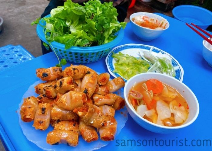 Món chả tôm có hương vị biển cả vô cùng thơm ngon