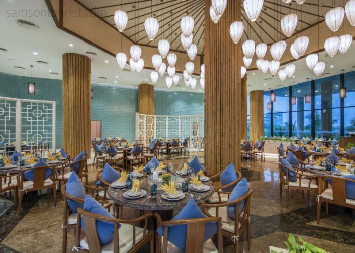 Một góc nhà hàng Bamboo Khách sạn FLC Grand Hotel 5 sao