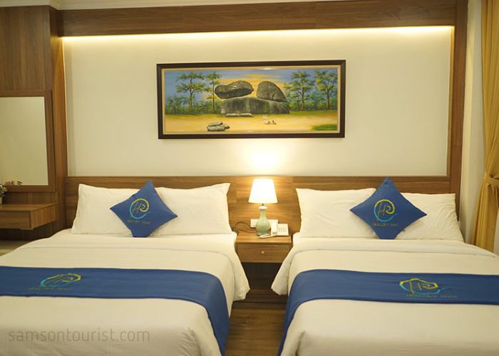 Phòng nghỉ đôi tại khách sạn 4 sao Sầm Sơn có bể bơi Hercury