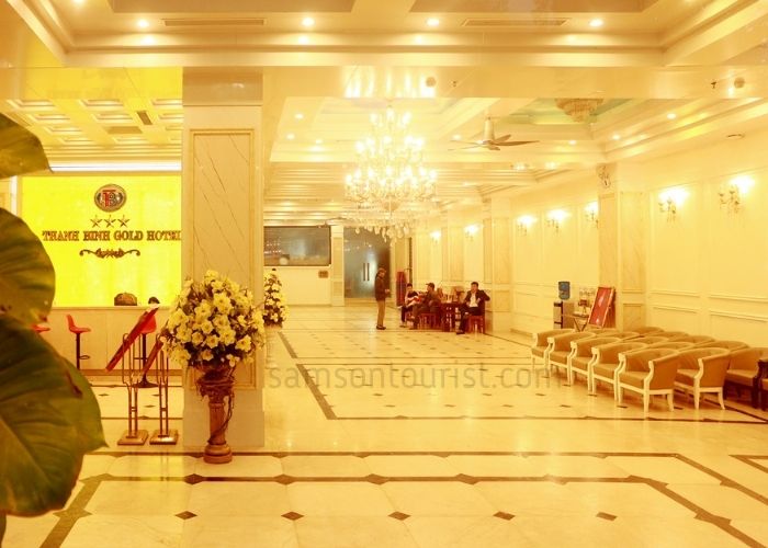 Sảnh khách sạn rộng rãi