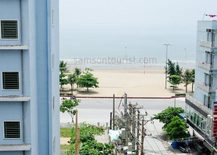 Ban công nhìn ra biển
